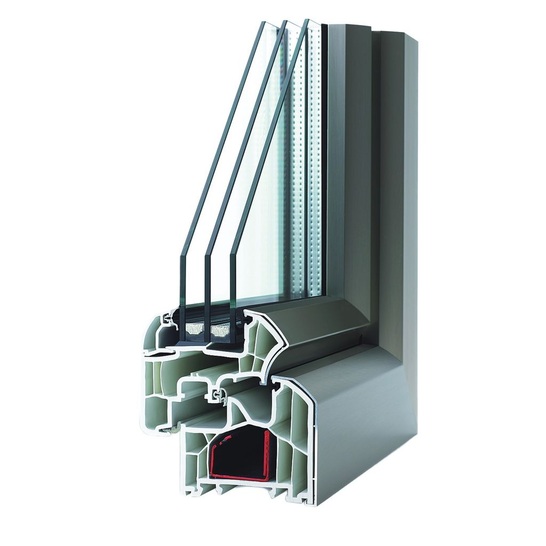 Dimension plusBei dem Hotelbau kommt eine ­Exklusivausführung des Fensterprofils mit brauner Aluminiumschale zur ­Anwendung.