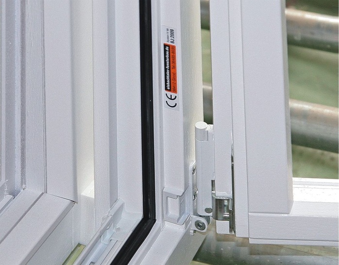CE-Kennzeichen am FensterSchon seit Anfang des Jahres ist der Fensterbaubetrieb in der Lage, das CE-Kennzeichen zu vergeben.