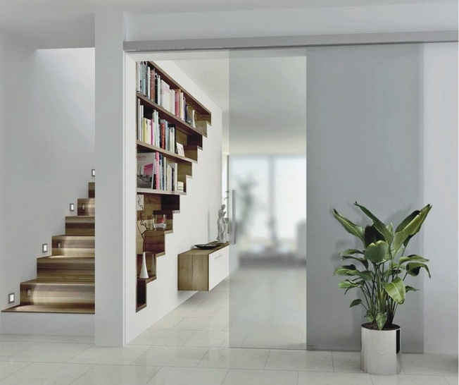 Elegante LösungDer Schiebetürbeschlag Purolino 80 bewegt Schiebetüren aus Glas bis 80 kg Gewicht höchst komfortabel – die Technik bleibt verborgen.