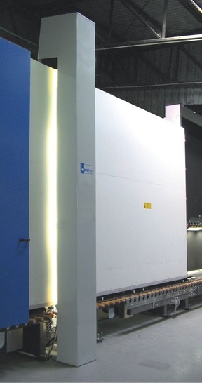 Optische ­KontrolleDas Scanner-Kontroll-System erkennt zu­verlässig Glasdefekte, wie Kratzer, Blasen, Schmutz ab einer Größe von 0,5 mm². Der Scanner wird vollständig in die ISO-Linie ­integriert (nach der ­Waschmaschine).