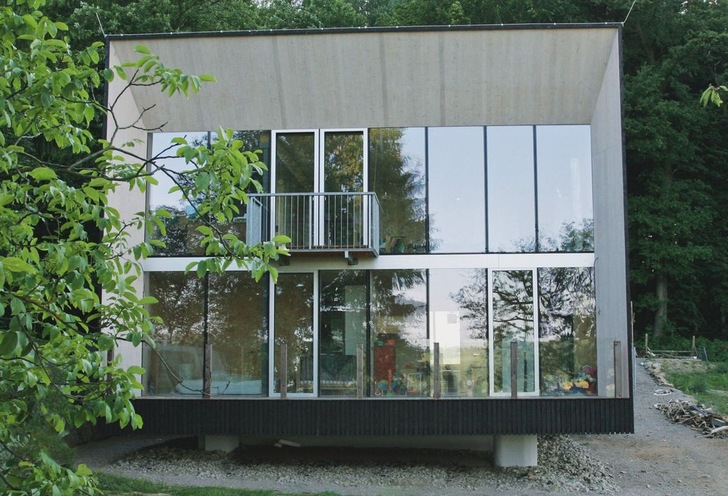 Eine gelungene Kombination aus Holzwohnarchitektur und ­modernem Wohnkonzept, wie die Jury entschied. - © Foto: Jörg Pfäffinger
