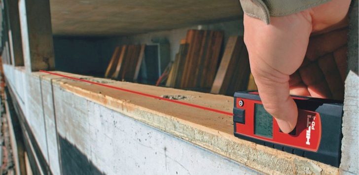 Schneller und präziserLaser-Distanzmessgeräte ­messen schneller, präziser und ­schöpfen mit optionaler PC-­Schnittstelle ­Ratio­nalisierungspotenziale beim ­Aufmaß besser aus.