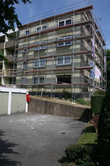 Bei dem Aachener Projekt werden über 1.500 ausgediente PVC-Altfenster ausgebaut und durch moderne Energie sparende PVC-Fenster ersetzt.