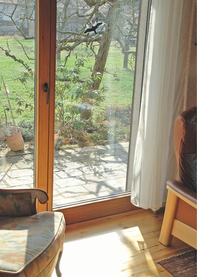 Die Sonne wärmt mitDie tief stehende Wintersonne ist zur Entlastung der Heizung sehr erwünscht.