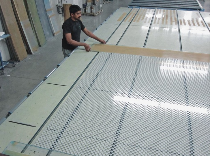 Die Stärke bei den SonderproduktenBGT fertigt Großformate, z.B. beim Glassiebdruck