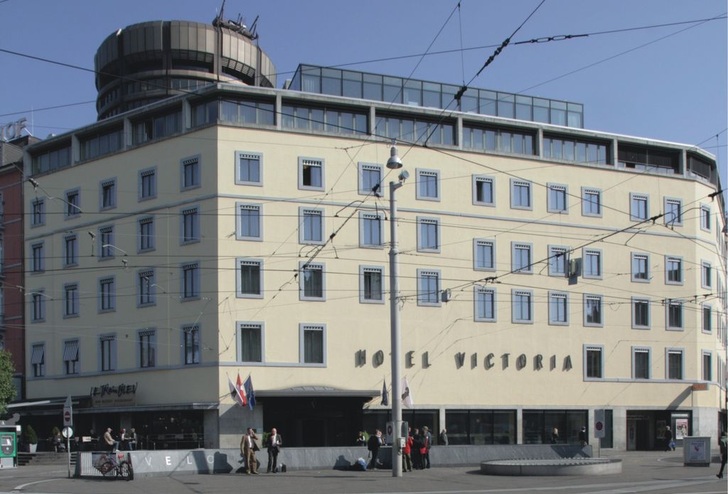 Hotel Victoria<br />Bei der Sanierung des Hotels direkt am Bahnhof von ­Basel ging es in erster ­Linie um die energetische Verbesserung des ­Gebäudes.