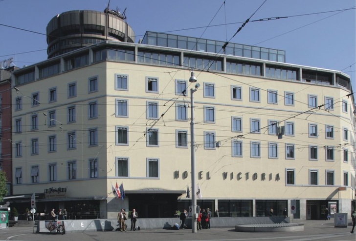 Hotel VictoriaBei der Sanierung des Hotels direkt am Bahnhof von ­Basel ging es in erster ­Linie um die energetische Verbesserung des ­Gebäudes.