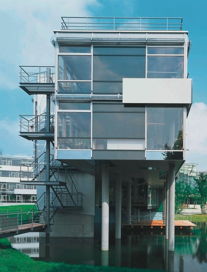 Das richtige Glas muss es seinInsbesondere bei der Sanierung großer Glasflächen, etwa bei Verwaltungsgebäuden, kommt es auf die passende Auswahl der Gläser an.