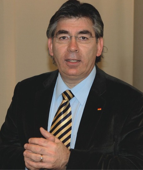 Prof. Dr. h. c. Klaus Layer: „Die ­Mitglieder können sich entscheiden wo und mit wem sie ihre persönlichen Ziele verwirklichen möchten.“