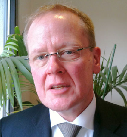 Jochen Grönegräs, Geschäftsführer des Bundesverbandes Flachglas auf der Pressekonferenz in Köln.