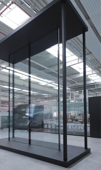 Mit diesen neuen ISO-Scheiben lassen sich rahmenlose Fassaden aus Glas bauen. - © Fotos: seele sedak GmbH
