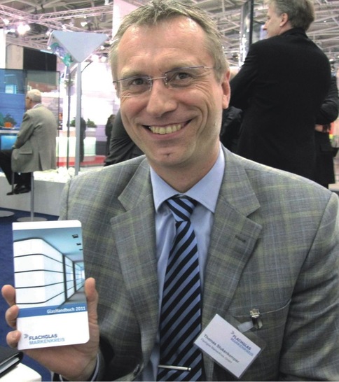 Thomas Stukenkemper stellt das GlasBuch 2011 vor.
