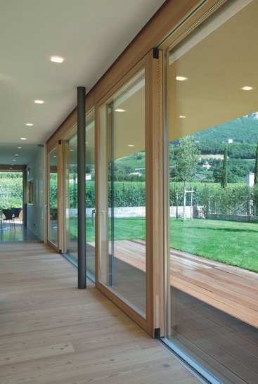 Sinnvolle EmpfehlungInvestitionen in Sicherungstechnik sind effektiv und lohnen sich nachweislich, heißt es in einer Studie der Kölner Polizei. Das gilt gerade für die bei Einbrechern sehr beliebten Balkon- und Terrassentüren.