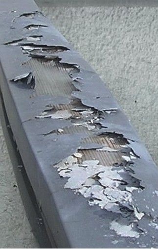 Material­eigen­schaften nicht berücksichtigtLochfras in ­einem Eigenbauprofil.