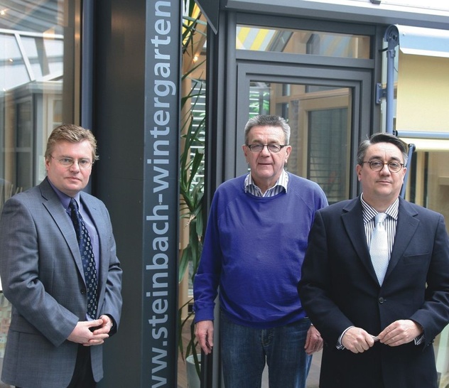 Sorgen für frischen Wind in der WintergartenszeneMatthias Steinbach (r.) neben seinem Vater Helmut Steinbach (m.) und Frank Lehmich, der Ansprechpartner für die Partnerbetriebe ist.