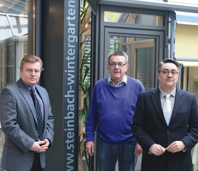 Sorgen für frischen Wind in der Wintergartenszene<br />Matthias Steinbach (r.) neben seinem Vater Helmut Steinbach (m.) und Frank Lehmich, der Ansprechpartner für die Partnerbetriebe ist. - © Foto: Daniel Mund
