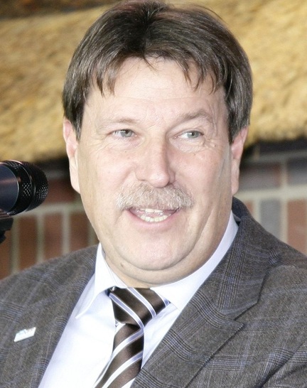 Ulrich Tschorn: „Die stetige Verteuerung der Energie­kos­ten macht das Energiesparen mittels neuer Fenster immer attraktiver — nicht verbrauchte Energie ist nämlich immer die beste Energie.“