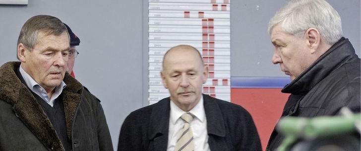 v.l.: Dr. Heyo Schmiedeknecht und Knut Schmiedeknecht führten DGB Bundesvorsitzenden Michael Sommer durch das Salamander Werk.