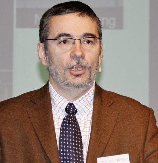 Peter Schober, Leiter des Fach­bereichs Fassaden, Fenster, Türen und Beschläge der HFA.