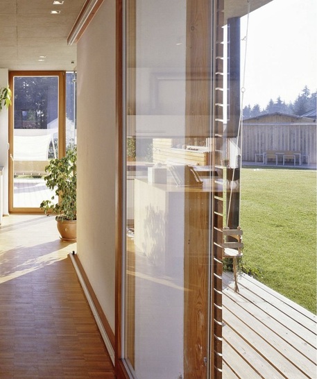 VSG-Schallschutzgläser bieten neben ihrer Schall­dämmung auch noch eine erhöhte Sicherheitsfunktion.