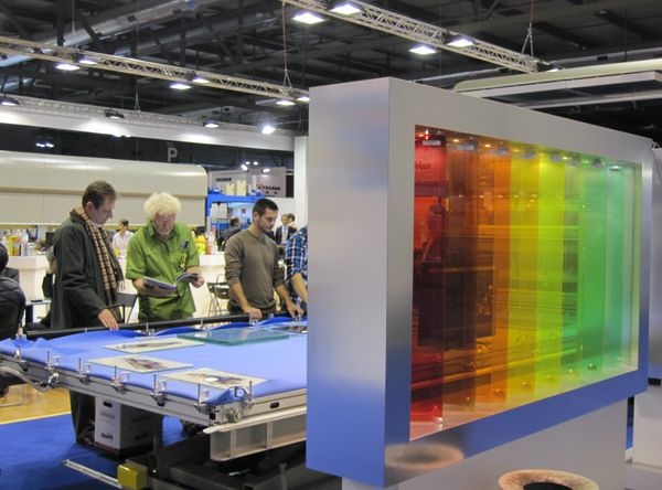 Drucktechnik für Glas sowie Farbgläser standen im Interesse vieler Messebesucher.