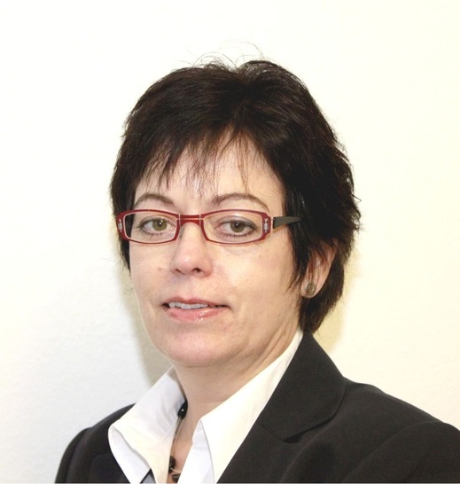 Ingrid Quel — Spezialistin für Abstandhalter — leitet heute das „Beratungsbüro für Warme Kante und Glas“.