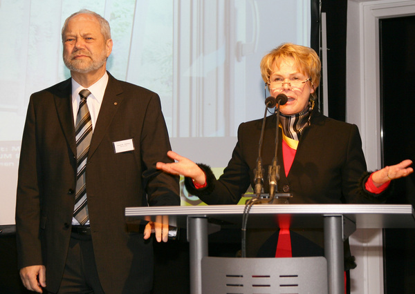 Sichtlich begeistert berichtete Petra Hautau und Klaus-D. Vehling über die Entwicklung des letzten Jahres.