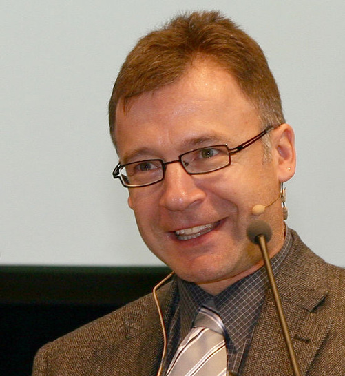 Der Leiter Technikerschulen HF Holz in Biel, Christoph Rellstab, wird auf der frontale über die Jahrhundertchance Holzfenster referieren.