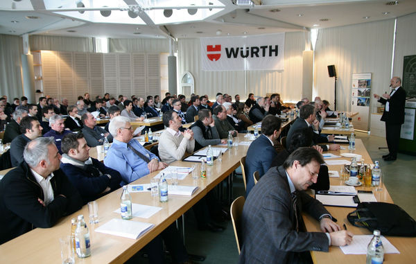 Volles Haus in Karlsruhe auf dem 4. Fenster- und Fassaden Kongress