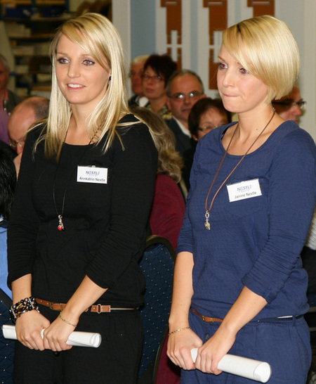 Die 12. Generation steckt bereits in den Startlöchern: Die Zwillinge Janine und Annkathrin Nestle sind bereits im Unternehmen integriert.