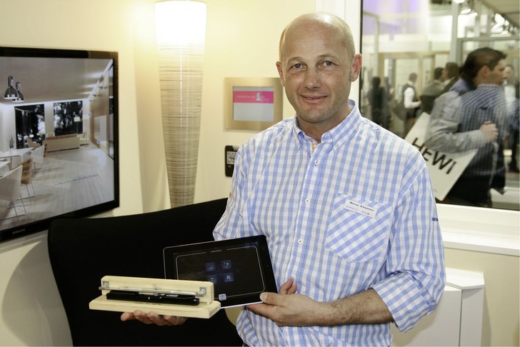 Werner Schommer hat auf der fensterbau/frontale das iWindow ­vorgestellt.