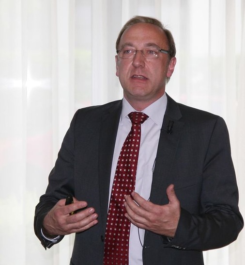 Prof. Dr. Anton Maas von der Uni Kassel: "Neue Regelungen für den Wintergartenbau"