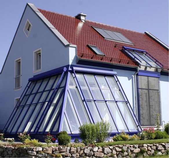 Vorhangfassaden und andere Fassadenelemente aus Holz sowie Wintergärten sind als „tragende Bauteile“ anzusehen.