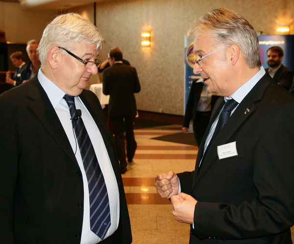 Joschka Fischer im Gespräch mit Klaus Gayko, Initiator des Branchenforums