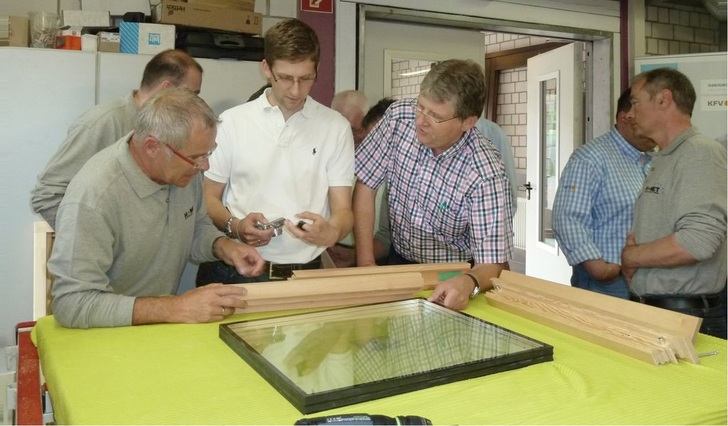 Der H-Net-Workshop an der Holzfachschule Bad Wildungen wurde von angeregten Gesprächen im Zuge der ­Praxisdemonstrationen geprägt.