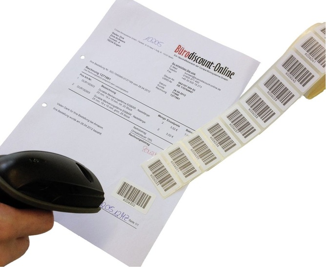 Von der Auftragsbestätigung über die Rechnung bis zum Lieferschein liegen alle Schriftstücke als PDF vor und werden für den Hand-Scanner mit Barcode versehen.