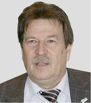 „Auch aus Verbraucherschutzgesichtspunkten sollte nicht der Herstellungsort, sondern ausschließlich die Eigenschaften eines Produkts im Vordergrund stehen“, so Ulrich Tschorns Kritik an dem EU-finanzierten Förderprogramm für polnische Fensterhersteller.