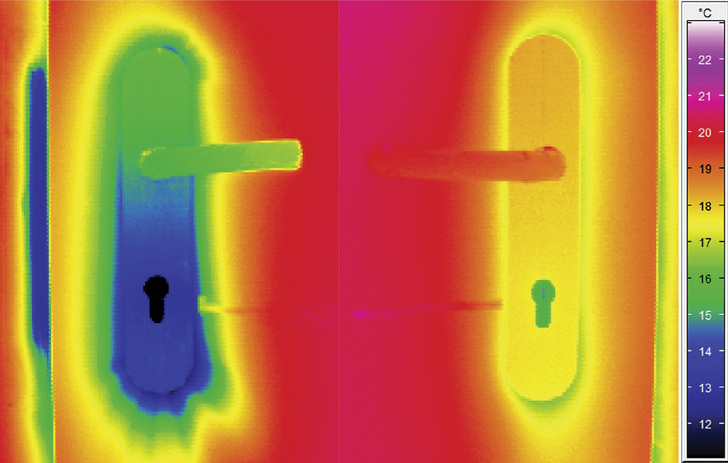 Thermographische Aufnahme von Beschlagssystemen: Standard (l.) und thermisch optimierte Ausführung.