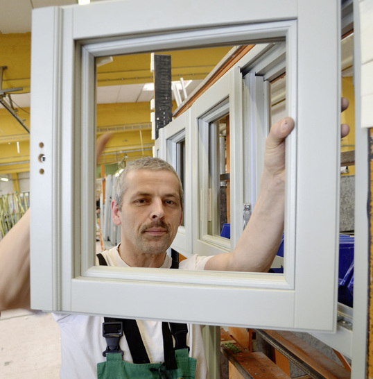 Häufig fertigt die Scheuring-Fenster GmbH auch Sonderfenster — unter anderem für den Denkmalschutz. Der neue Beschlag wird dem Unternehmen dabei eine Einheitlichkeit im Beschlagbereich ermöglichen.