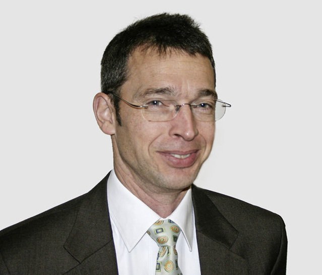 Der Obmann des Normenausschusses der Glas-DIN, Prof. Geralt Siebert, UniBW München, erläuterte die Änderungen, die die DIN 18008 mit sich bringt.