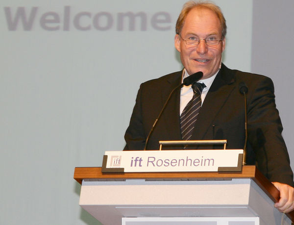 ift-Institutsleiter Prof. Ulrich Sieberath bei der Eröffnung der Rosenheimer Fenstertage 2012.