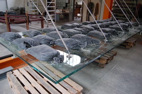 Resttragfähigkeitsprüfung einer punktgelagerten Vordachkonstruktion