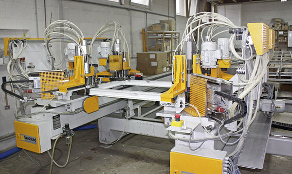 
Der Kunststoff- und Holzfensterhersteller Lauber Fenster aus Singen am Bodensee stellt am Tag ca. 70 Kunststofffenster der profine-Marke Kömmerling her. 
