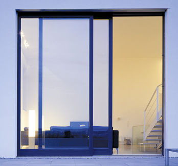 
Was die Hebeschiebetechnik angeht, so möchte GU wieder in Nürnberg begeistern – zum Beispiel mit Lösungen für das elektromotorische Öffnen und Schließen und einer neuen Systembodenschwelle.
