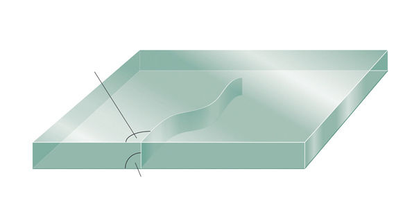 
Leicht zu erkennen: Thermische Brüche verlaufen immer im 90°-Winkel zur Glaskante und zudem ist auch der Bruchwinkel immer 90°.
