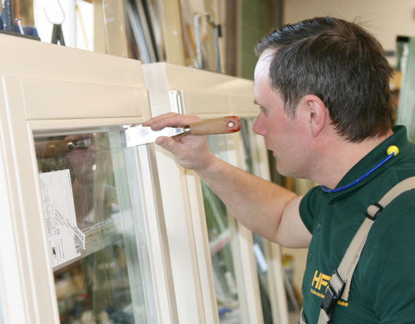 Gute Fachkräfte im Handwerk werden gesucht - mittlerweile auch von Headhuntern, die versuchen an die privaten Telefonnummern der Handwerker zu gelangen.