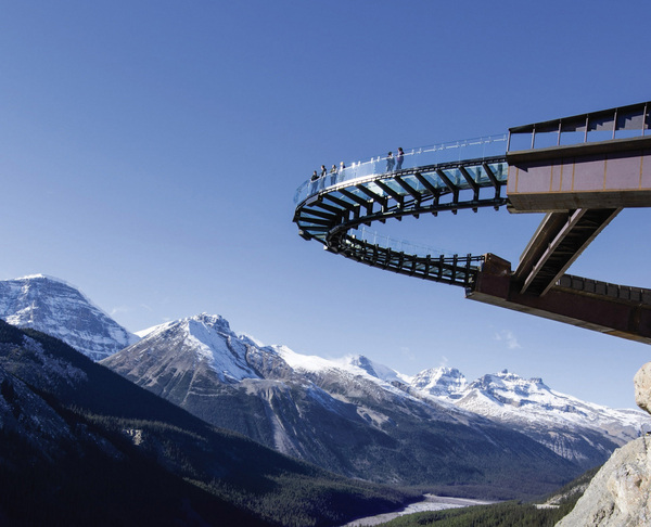 Hinreißende Blicke ins Gebirge ermöglicht der neue Glacier Skywalk in Kanada. Bei der Umsetzung waren deutsche Firmen maßgeblich beteiligt.