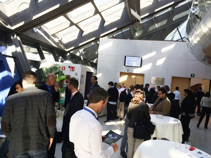 240 Teilnehmer aus 50 Nationen nutzen auch die Konferenzpausen sehr intensiv zum Informationsaustausch.