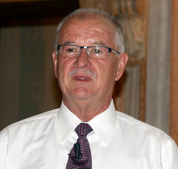 Dr. Eckhard Keill sieht aktuell keine großen Chancen auf ein organisches Wachstum der Gruppe. Vielmehr plane man weitere Übernahmen, "wenn alles passt".