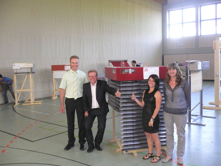 Mit der abgeschlossenen Ausbildung von Simone Huber ist der weitere berufliche Werdegang schon ein Stück weit vordefiniert. Meisterprüfung und/oder der Betriebswirt des Handwerks bieten die perfekte Grundlage, um in greifbarer Zukunft den Fachbetrieb ihres Vaters Peter Huber in Wasserburg in der 3. Generation zu übernehmen.